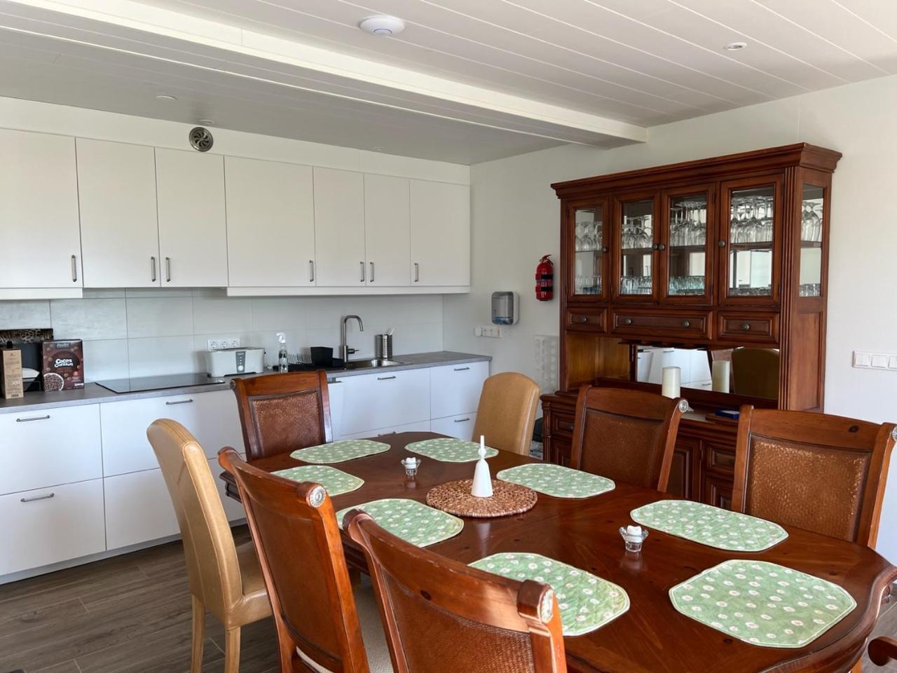 Laekjarkot Rooms And Cottages With Kitchen Боргарнес Экстерьер фото